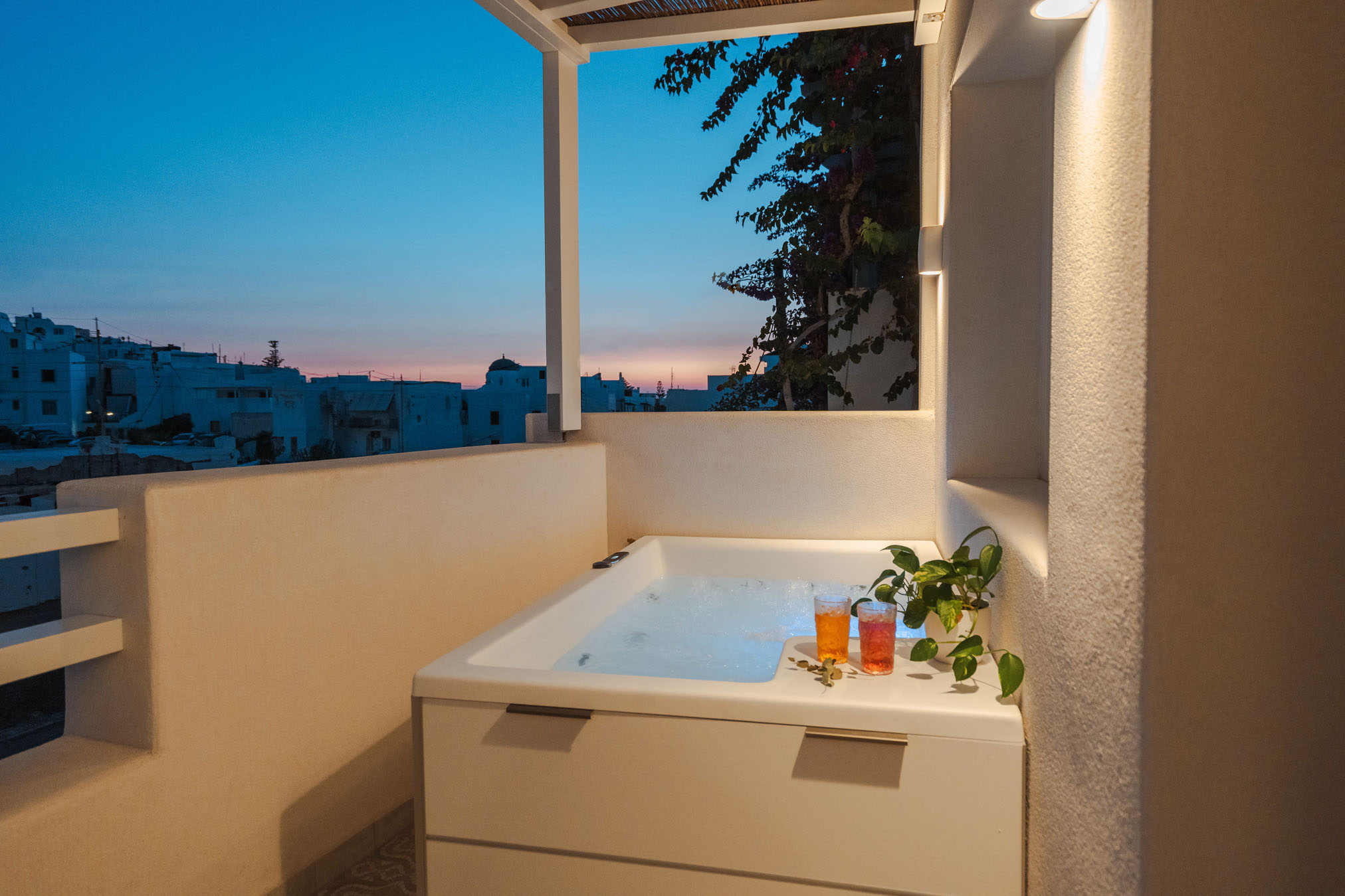 Castello outdoor jacuzzi10